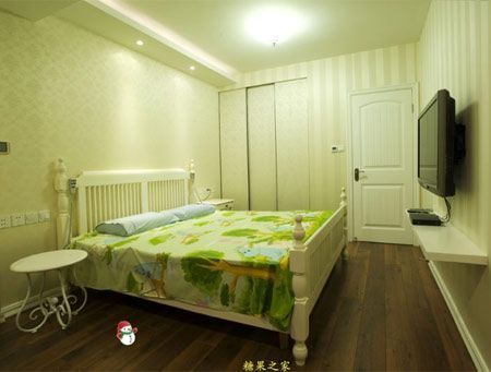 越色越出彩 美女白领巧搭配漂亮糖果家(组图) 越色越出彩 美女白领巧搭配漂亮糖果家(组图)