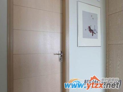 房门的<a href='http://www.ytzx.net/zhaobiao' target='_blank'><u>装修</u></a><a href='http://www.ytzx.net/category/list-32.html' target='_blank'><u>风水</u></a>