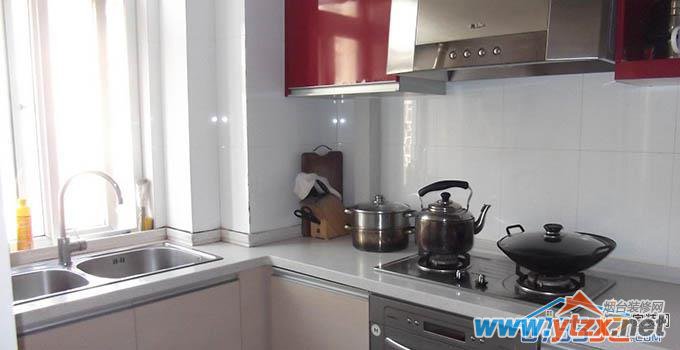厨房<a href='http://www.ytzx.net/category/list-32.html' target='_blank'><u>风水</u></a>格局，一个炉灶为中心，其他家具为辅
